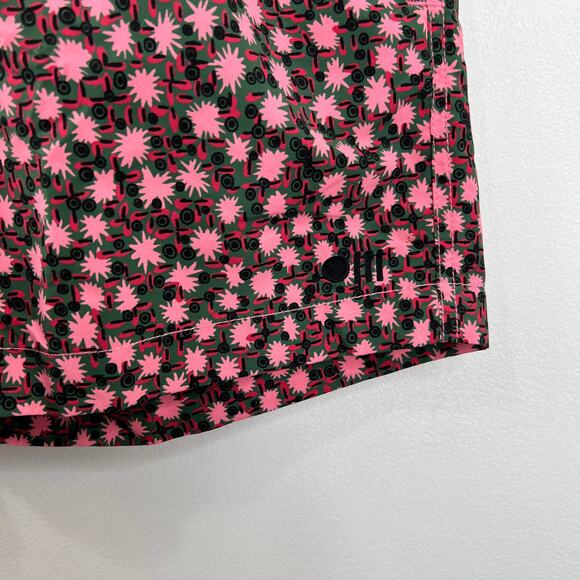 NWT Solid & Striped Pink Floral Geo Men's The Classic Shorts Mid-Length Swim M - Picture 3 of 8